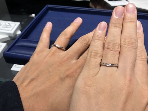 【銀座ダイヤモンドシライシの口コミ】 ウェーブで上から下まで光輝いている状態を楽しめること、同じメーカーで…