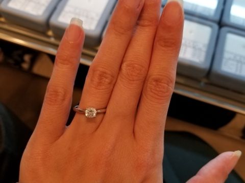 【WATANABE / 卸商社直営　渡辺の口コミ】 指輪のデザインは、シンプルなものからウェーブ、他店ではあまり見たこと…