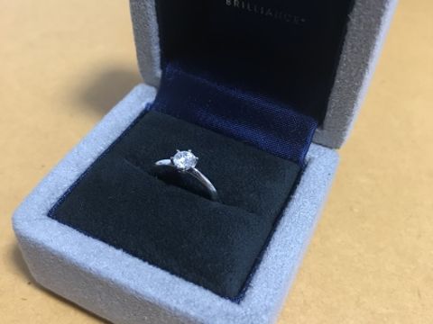 【BRILLIANCE+(ブリリアンスプラス)の口コミ】 カーブのあるデザインも候補でしたが、ダイヤにある程度大きさがあった為…