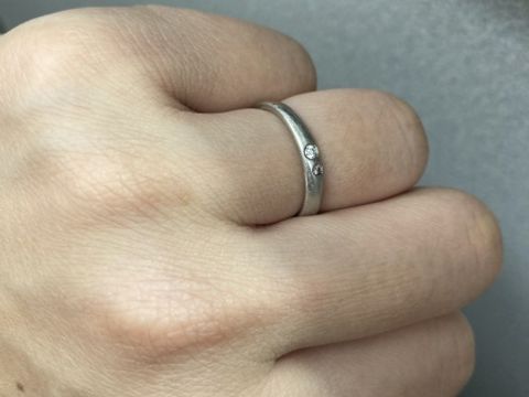 【TANZO.(鍛造指輪)の口コミ】 オーダーメイド品の試着をしました。
タンゾウ製法でとても硬く、変形がな…