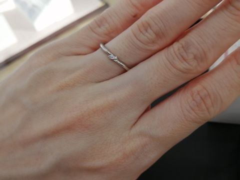 【TRECENTI(トレセンテ)の口コミ】 指輪のサイズ感がよく、0.5号単位で変更できます。
平打リングですが角が…