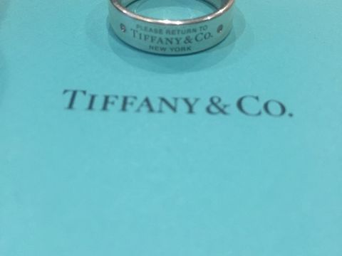 【ティファニー(Tiffany & Co.)の口コミ】 仕事柄、常に指輪をつける事ができないため、ペアの結婚指輪ではなくお互…