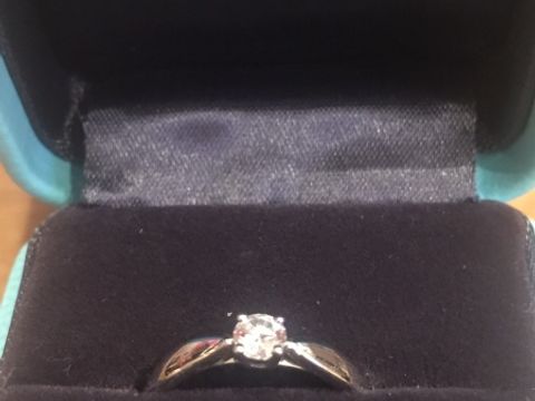 【ティファニー(Tiffany & Co.)の口コミ】 プロポーズの時には、王道のティファニーの指輪と決めていた。
彼女の好み…