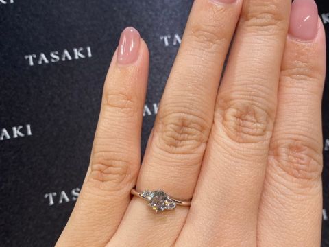 【TASAKI(タサキ)の口コミ】 指輪のデザインは、可愛らしくかつシンプルで多くの方の指にもフィットす…