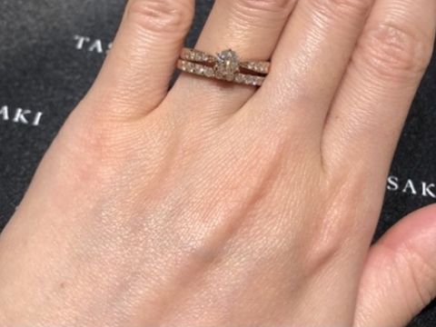 【TASAKI(タサキ)の口コミ】 TASAKIオリジナルのサクラゴールドのセットリングです。同デザインで別の…