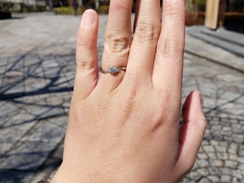 【HOSHI no SUNA 星の砂(ほしのすな)の口コミ】 流れるような曲線が美しく、短い指もスラッと見せてくれるところが気に入…