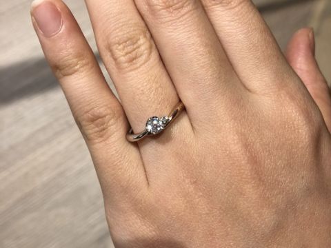 【LiAnge(リアンジェ)の口コミ】 リングの右と左で色が違い、とてもおしゃれです。ピンクゴールドを使って…