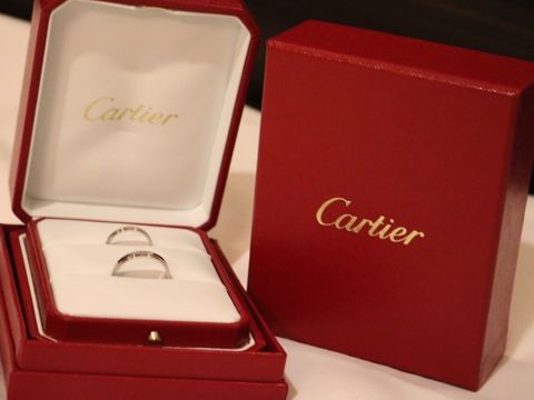 【カルティエ(Cartier)の口コミ】 結婚指輪を決めるにあたって、①主人に似合うこと②夫婦全く同じデザインで…