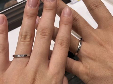 【アイプリモ(I-PRIMO)の口コミ】 シンプルながらもマット加工が部分的にしてある素敵なリングです。シンプ…