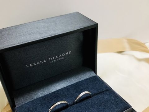 【ラザール ダイヤモンド(LAZARE DIAMOND)の口コミ】 小さいダイヤモンド一粒一粒が綺麗に輝いているのと、動きのあるデザイン…