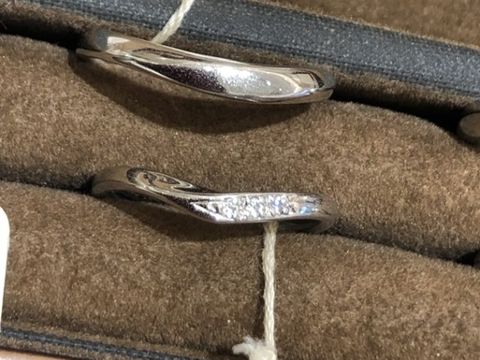 【アンジェリックフォセッテ(Angelique Fossette)の口コミ】 ひねりの入った立体感のあるラインが、角度によって見え方が違くてきれい…