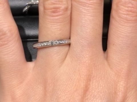 【ラザール ダイヤモンド(LAZARE DIAMOND)の口コミ】 アプローズという指輪です。センターダイヤはもちろんの事、ハーフエタニ…