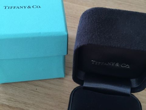 【ティファニー(Tiffany & Co.)の口コミ】 お互いにデザインが気に入っていたことと、シンプルな中に上品な雰囲気が…