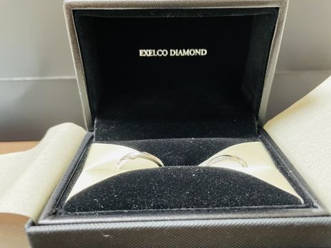 【エクセルコダイヤモンド(EXELCO DIAMOND)の口コミ】 はじめは、結婚指輪はダイヤなしを考えていましたが、試着してみると、ダ…