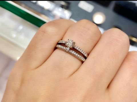 【アイプリモ(I-PRIMO)の口コミ】 シンプルなものから華やかなものまで様々な種類のリングを取り揃えていま…