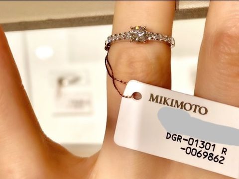 【MIKIMOTO(ミキモト)の口コミ】 ミキモトのエンゲージリングはダイヤの輝きが非常に美しく、一瞬見ただけ…