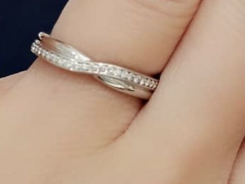 【ハリー・ウィンストン(Harry Winston)の口コミ】 お洒落なデザインでネットで検索し、一目惚れして見に行きました。実際に…