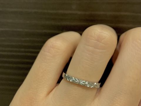 【PORTADA(ポルターダ)の口コミ】 ネットで指輪を探してる時に他には無いデザインが気になり、実際に店舗に…