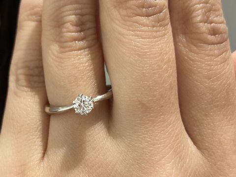 【TRECENTI(トレセンテ)の口コミ】 上から見るとシンプルですが、横から見ると花のようになっていてとても可…