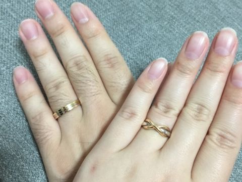 【ティファニー(Tiffany & Co.)の口コミ】 ダイヤモンドがついているものの悩んだが結婚指輪なのでつけやすさ、ひっ…