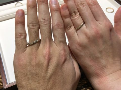 【杢目金屋(もくめがねや)の口コミ】 プラチナやゴールドを混ぜ合わせて指輪を作るので、他にはない個性的な色…