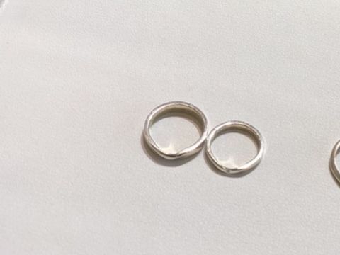 【杢目金屋(もくめがねや)の口コミ】 何か変わった指輪ないかなと探していた時、ここのリングを見つけました。…