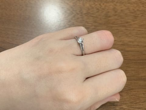 【エクセルコダイヤモンド(EXELCO DIAMOND)の口コミ】 彼氏がプロポーズの際に、サプライズで用意してくれました。
他にも沢山の…