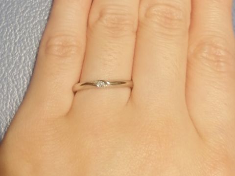 【エクセルコダイヤモンド(EXELCO DIAMOND)の口コミ】 流れるようなダイヤモンドのデザインは他にもいろいろ見てきたのですが、…