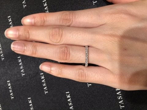 【TASAKI(タサキ)の口コミ】 ハーフエタニティのレール留めなしで幅がある指輪を試着させて頂きました…