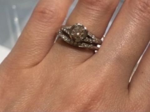 【ブルガリ(BVLGARI)の口コミ】 前提として個人的に思ったのはどの指輪も絶対的な高級感と大人が楽しむ為…