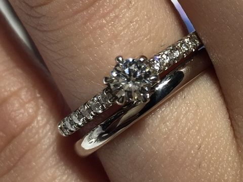 【ヴァン クリーフ＆アーペル(Van Cleef & Arpels)の口コミ】 デザインや、ダイヤのカットも他のブランドとは少し変わっていて、とても…