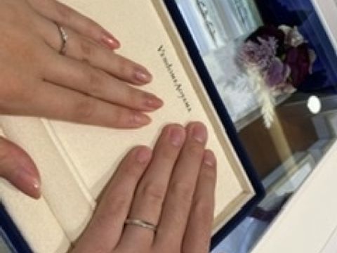 【ヴァンドーム青山(VENDOME AOYAMA)の口コミ】 シンプルなデザインながらも、ダイヤが入っていたり、ひねりが入っていた…