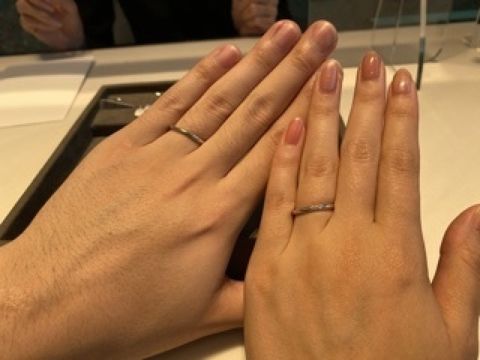 【ティファニー(Tiffany & Co.)の口コミ】 シンプルながらも、ダイヤモンド３石が光る素敵なデザインでした。憧れの…