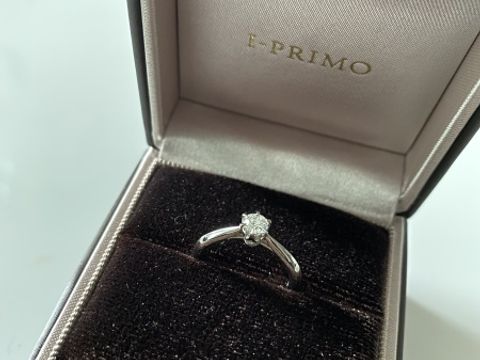 【アイプリモ(I-PRIMO)の口コミ】 【指輪のデザインについて】
指輪のデザインがシンプルでとても気に入った…