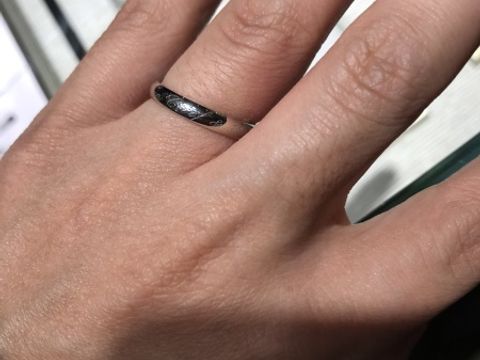 【ヴァン クリーフ＆アーペル(Van Cleef & Arpels)の口コミ】 結婚指輪としてこちらの掘られてるデザインが筆記体でかっこいいと思いま…