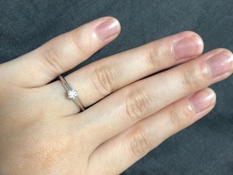 【ティファニー(Tiffany & Co.)の口コミ】 結婚指輪と重ね付けをしたかったのでシンプルなデザインを探していました…