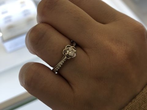 【シャネル(CHANEL)の口コミ】 シャネルらしさが全面に出ていてとにかく可愛いです。シャネルファンの方…