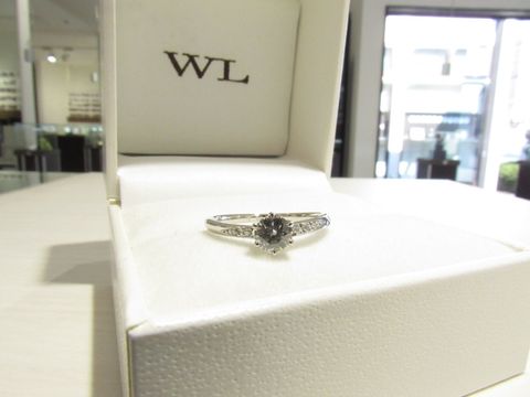 【輪-RIN-の口コミ】 　店内で色々な指輪を見させていただいて２つの指輪で迷ってしまったので…