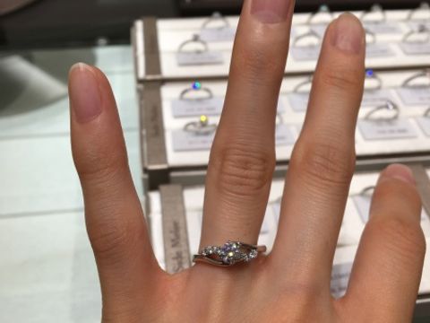 【アイプリモ(I-PRIMO)の口コミ】 指輪デザインは何百種類もあり、またひとつひとつに秘められた想いや誕生…