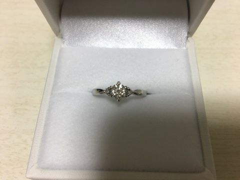 【宝寿堂(ほうじゅどう)の口コミ】 ハイブランドの結婚指輪のみを購入するか
ブランドに拘らず婚約指輪と結婚…