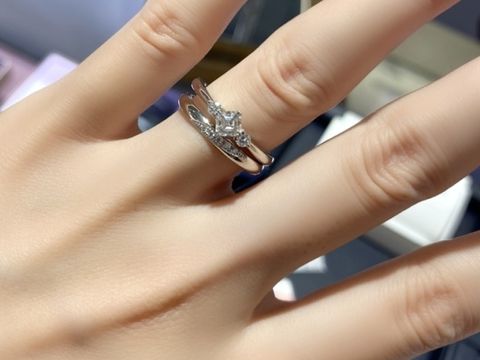 【ROYAL ASSCHER(ロイヤル・アッシャー)の口コミ】 ロイヤルアッシャーカットは他では見られない特殊な形で加工されていて、…