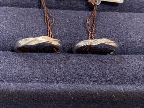 【JEWELRY STUDIO Advance(ジュエリースタジオアドバンス)の口コミ】 ストレートタイプか少しウェーブのあるタイプの指輪が希望でした。シンプ…