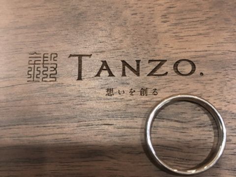 【TANZO.(鍛造指輪)の口コミ】 着け心地が他の市販の指輪とは全く異なっていたことです。また、太めのプ…