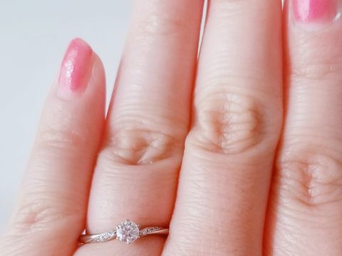 【ギンザタナカブライダル(GINZA TANAKA BRIDAL)の口コミ】 ありそうでないデザインを探していました。センターのダイヤを、メレダイ…