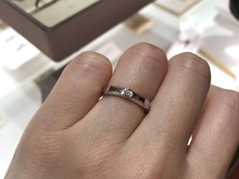 【ブルガリ(BVLGARI)の口コミ】 気になっていたデザインだったので試着しました。わりとごつごつした印象…