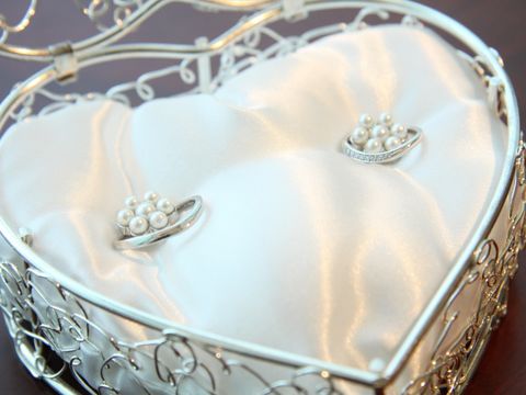 【4℃ BRIDAL(ヨンドシーブライダル)の口コミ】 2人の思い出のディズニーランドとコラボしている4℃でのみ購入を検討しまし…