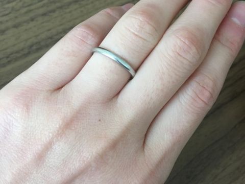 【銀座ダイヤモンドシライシの口コミ】 お婆さんになっても、つけられるシンプルなデザインにしました。
リングの…