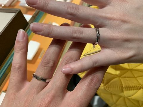 【ブルガリ(BVLGARI)の口コミ】 何店舗か見て回ったがなかなか出会わなかったデザイン。旦那がすごく気に…