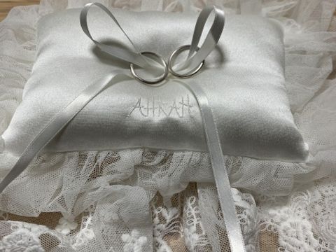 【AHKAH(アーカー)の口コミ】 2人で同じデザインにしたかったのでシンプルなこの指輪に決めました。

婚…