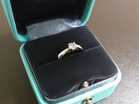 【ティファニー(Tiffany & Co.)の口コミ】 婚約指輪はダイヤモンドがかなり飛び出ているデザインが多いので、それだ…